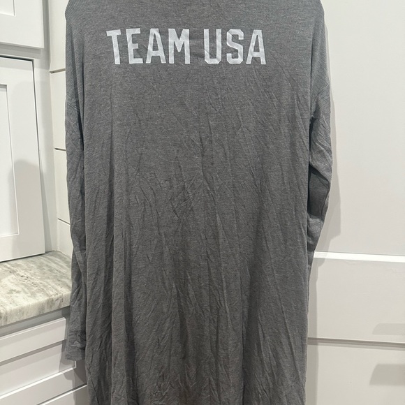 (2417) SKIMS NWT TEAM USA ROBE Olympic in HEATHER GRAY Sz M ** MISSING TIE - Picture 4 of 6